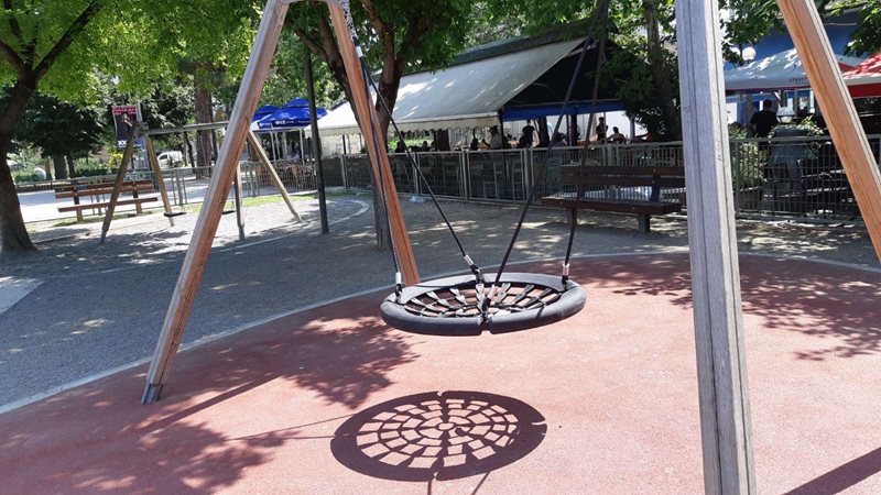 230817 paidikes xares