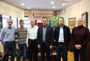 240110 mamakos marathonodromoi