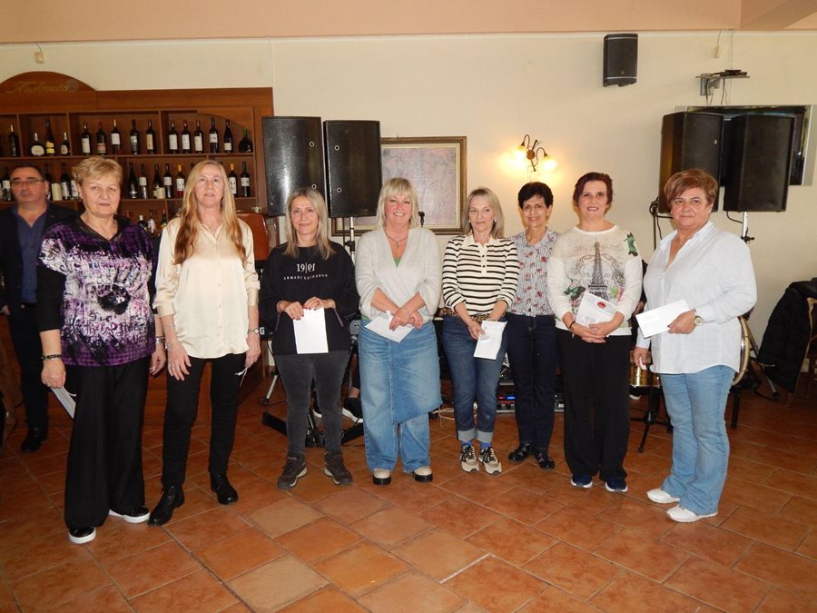 240227 athlisi gynaika kopi pitas