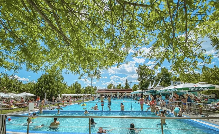 240813 pisina neapoli