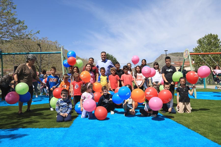 250422 egkainia paidikes xares