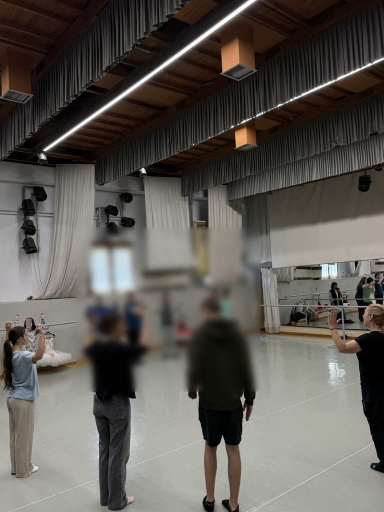 250519 eeeek scholi chorou