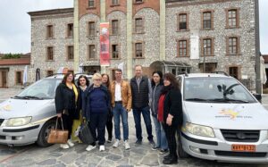 250605 voitheia sto spiti komy