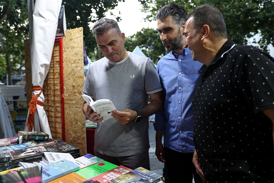 250625 ekthesi vivliou