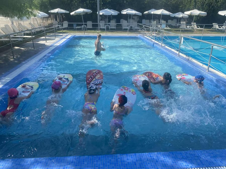 Κατασκήνωση στην πόλη: Δραστηριότητα κολύμβησης