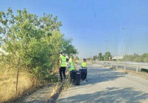Στιγμιότυπο από τις εργασίες καθαρισμού του εθνικού και επαρχιακού οδικού δικτύου