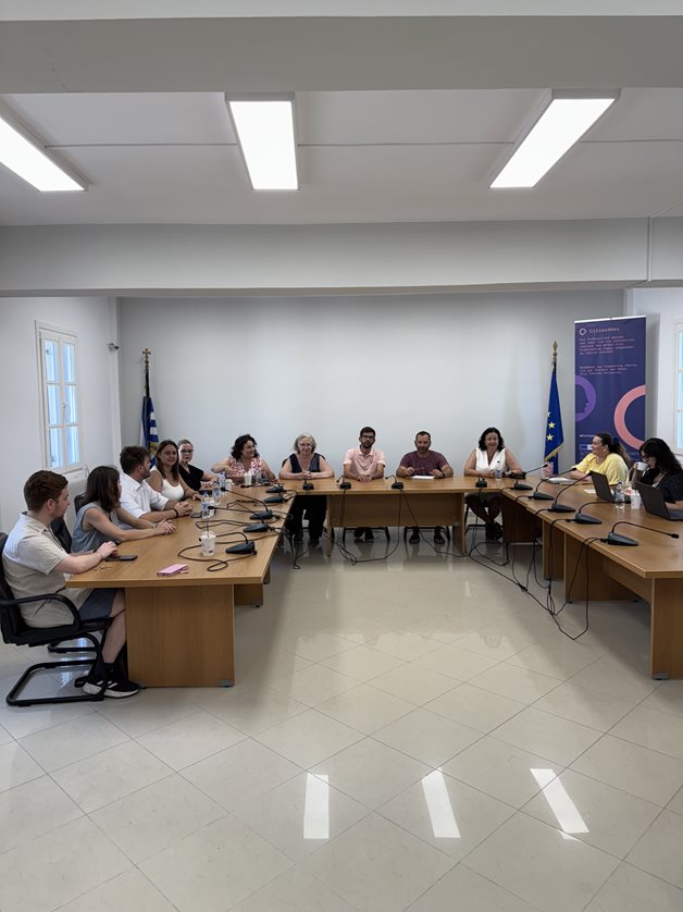 Στιγμιότυπα από το εργαστήριο στην αίθουσα συνεδριάσεων του Δημοτικού Συμβουλίου του Άγ. Ευστράτιου