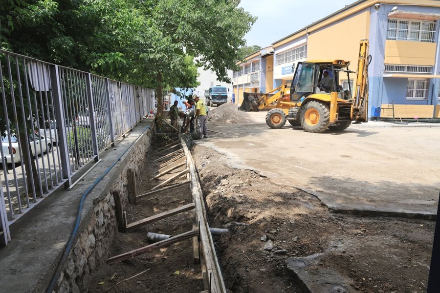Διαμόρφωση των αυλών στο 2ο Δημοτικό Σχολείο