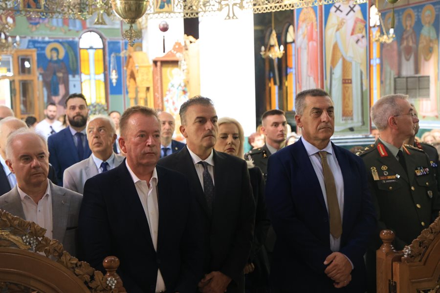 Στιγμιότυπο από τις εκδηλώσεις για την 144η επέτειο απελευθέρωσης της Λάρισας από τον τουρκικό ζυγό.