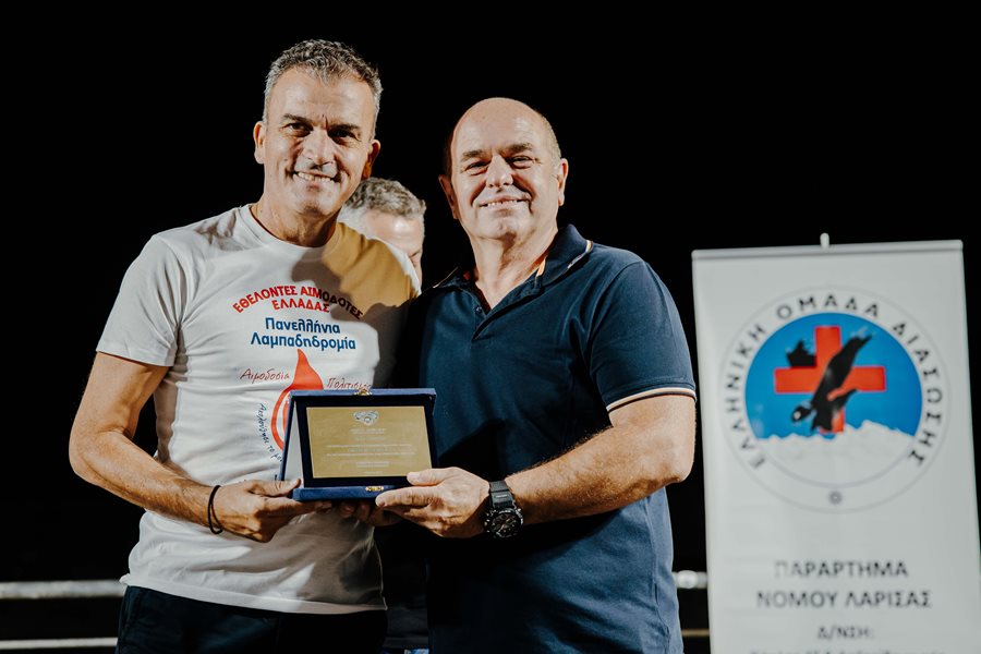 Στιγμιότυπο από την λαμπαδηδρομία εθελοντών αιμοδοτών