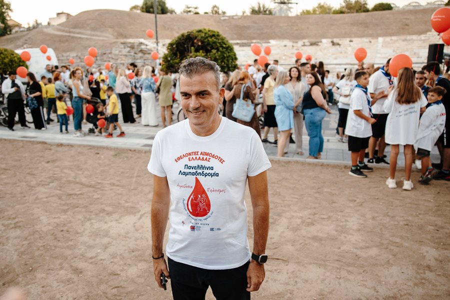 Στιγμιότυπο από την λαμπαδηδρομία εθελοντών αιμοδοτών