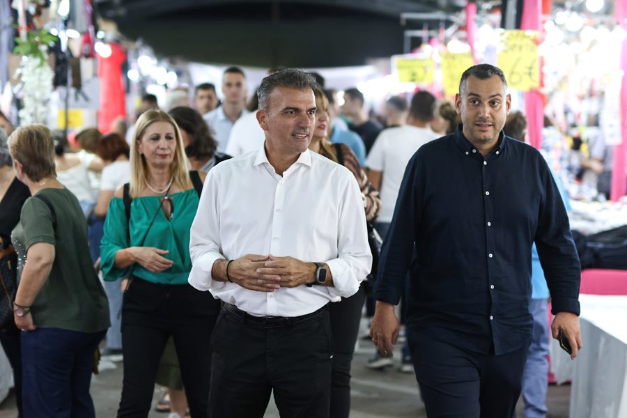 Στιγμιότυπο από την πρώτη ημέρα έναρξης για το Παζάρι Λάρισας 2025