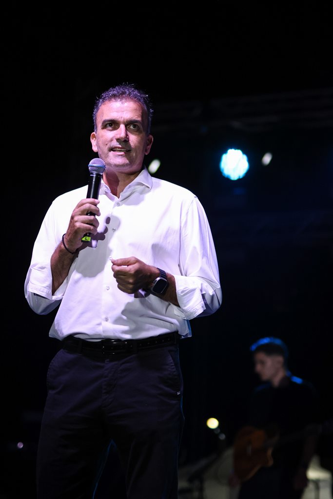 Στιγμιότυπο από την πρώτη ημέρα έναρξης για το Παζάρι Λάρισας 2025