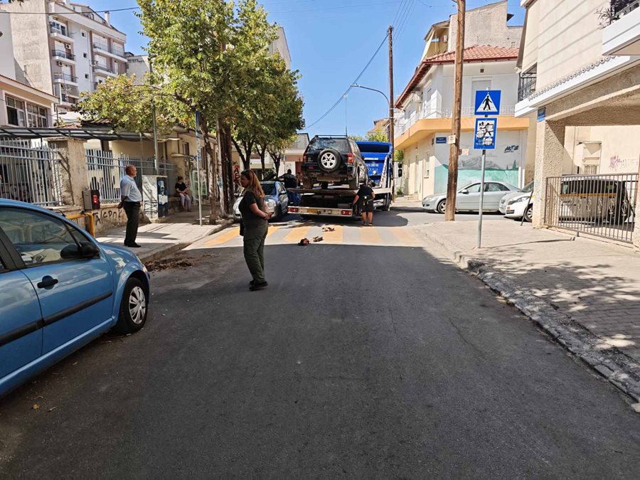 Επιχείρηση-«σκούπα» της υπηρεσίας Καθαριότητας-Ανακύκλωσης του Δήμου Λαρισαίων, για την περισυλλογή και απομάκρυνση εγκαταλελειμμένων οχημάτων