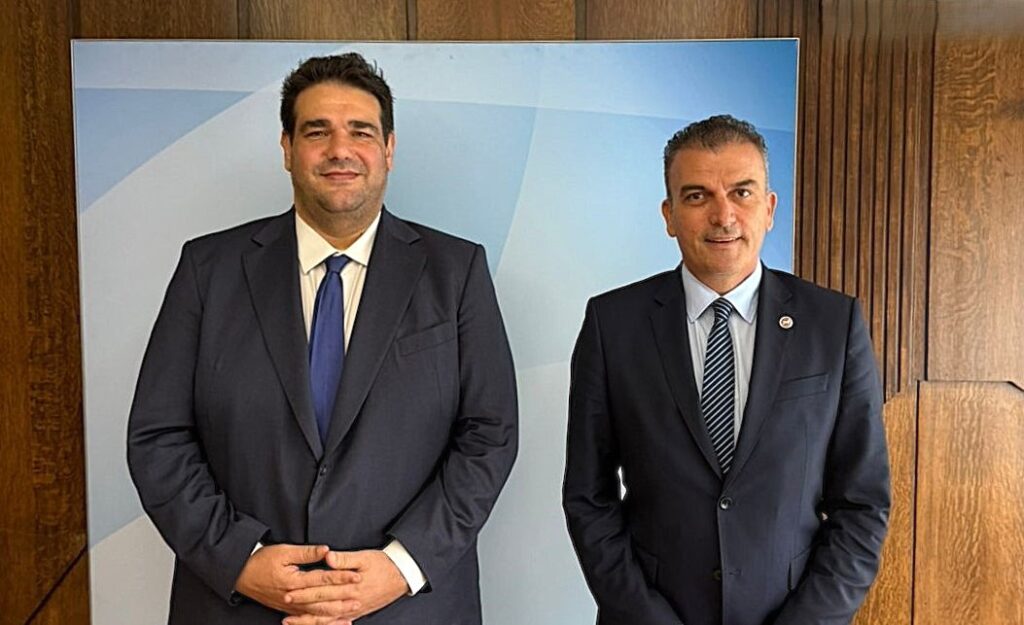 Ο υπουργός Εσωτερικών κ.Λιβάνιος και ο Δήμαρχος Λαρισαίων κ.Μαμάκος