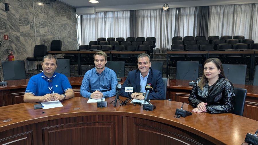 Όλοι οι συμμετέχοντες στη συνέντευξη τύπου για το 5ο Φεστιβάλ Νεολαίας Λάρισας