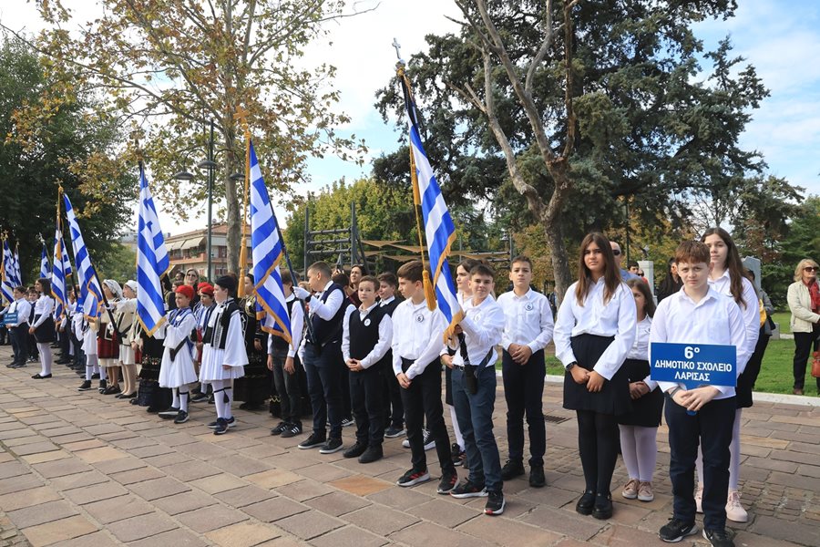 Στιγμιότυπο από τις εκδηλώσεις για την επέτειο απελευθέρωσης της Λάρισας από τη γερμανική κατοχή