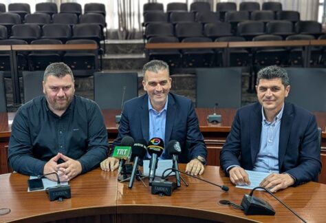 Στιγμιότυπο από την συνέντευξη τύπου για την ηλεκτρονική διαβούλευση για το ΣΒΑΚ της Λάρισας