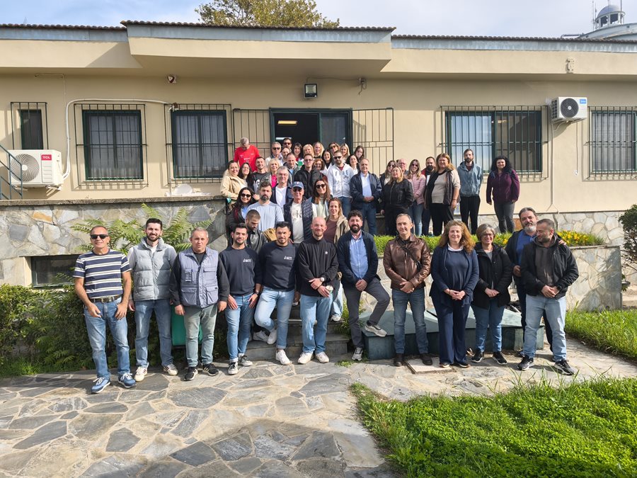 Η ομάδα που συμμετείχε στα Διεργαστηριακά Προγράμματα που αφορούν τη δειγματοληψία νερού