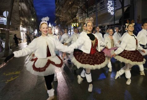 Στιγμιότυπο από την εορταστική παρέλαση Christmas parade 2024