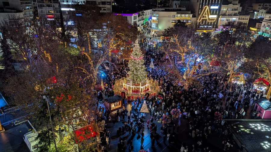 Στιγμιότυπο από την εορταστική παρέλαση Christmas parade 2024