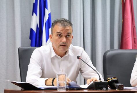 Ο Δήμαρχος Λαρισαίων Αθανάσιος Μαμάκος σε συνεδρίαση του Δημοτικού Συμβουλίου