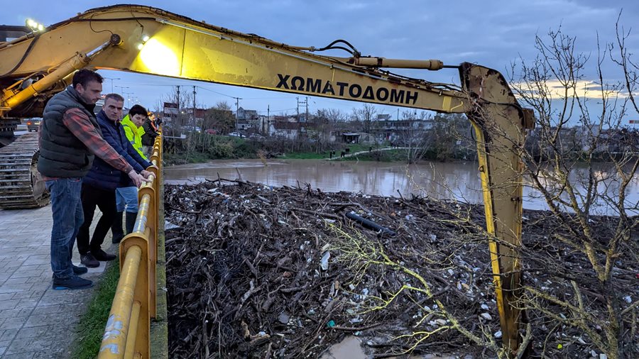Στιγμιότυπο από τις προληπτικές ενέργειες λόγω των έντονων καιρικών φαινομένων