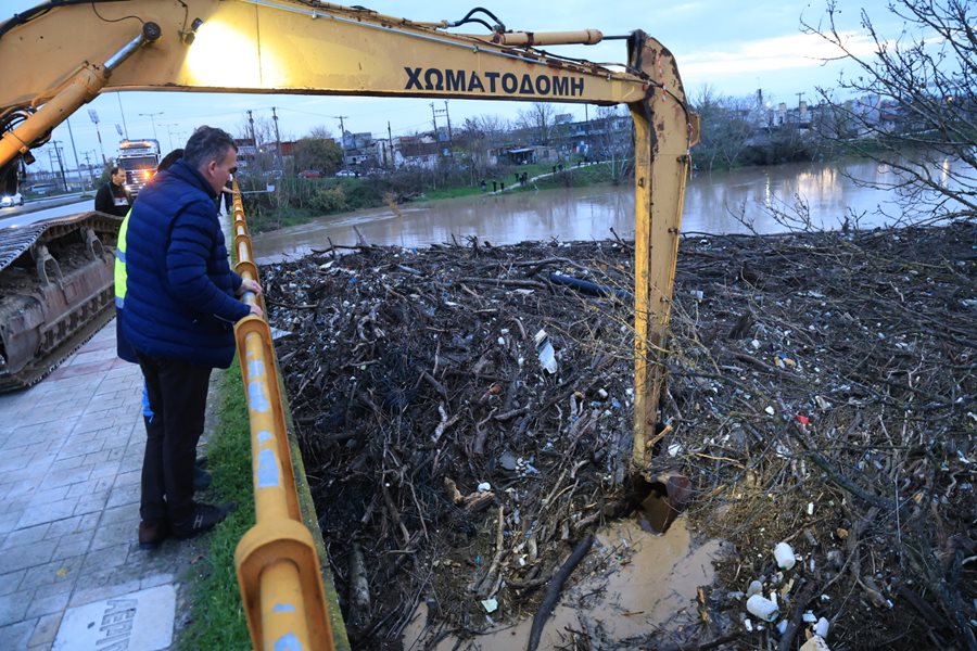Στιγμιότυπο από τις προληπτικές ενέργειες λόγω των έντονων καιρικών φαινομένων