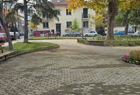 Στιγμιότυπο από την πλατεία Άννας Φράνκ μετά την ανάπλαση