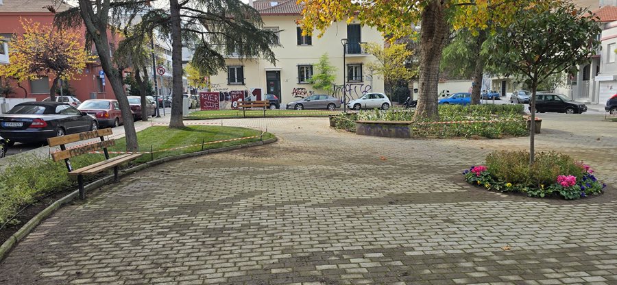 Στιγμιότυπο από την πλατεία Άννας Φράνκ μετά την ανάπλαση