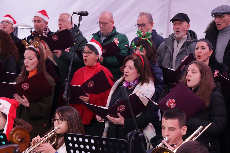 Φωτογραφίες από το drone show στην κεντρική πλατεία της Λάρισας