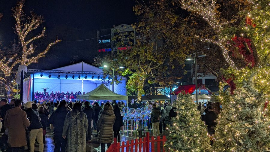 Φωτογραφίες από τη συναυλία στη κεντρική πλατεία της Λάρισας