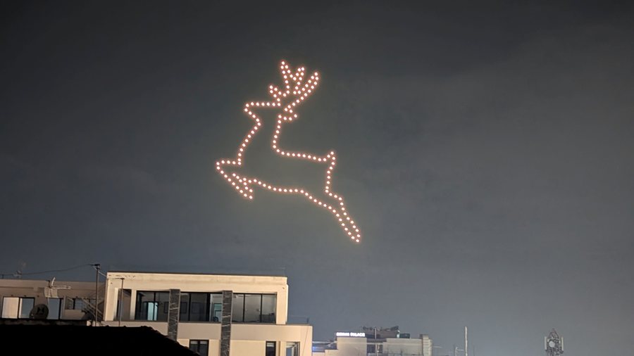 Φωτογραφίες από τη συναυλία στη κεντρική πλατεία της Λάρισας