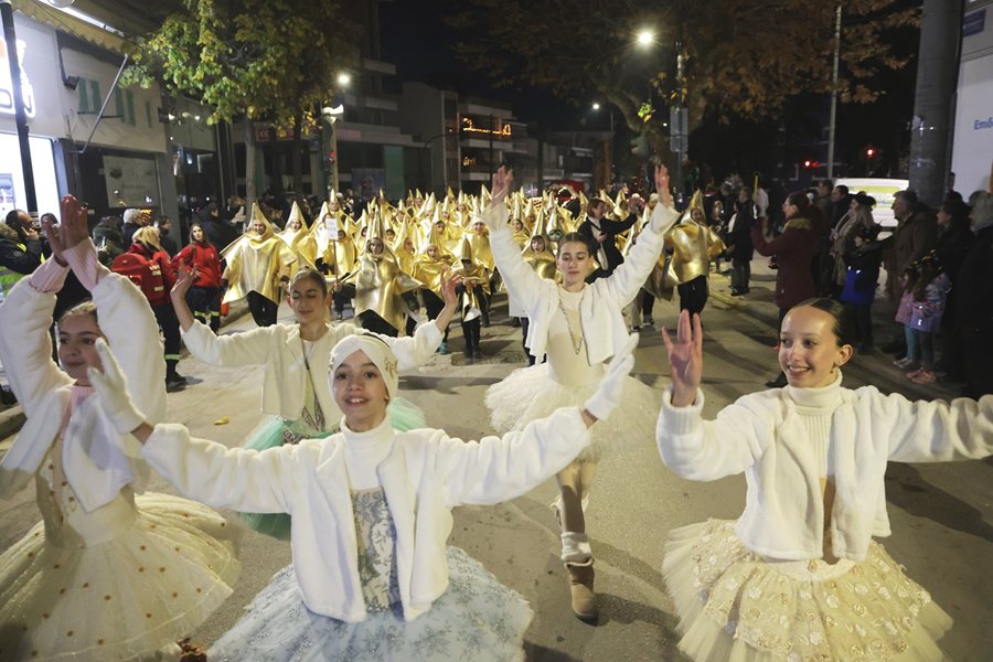 251231 xmas parade 2025 stigmes 1