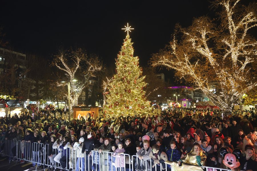 251231 xmas parade 2025 stigmes 1