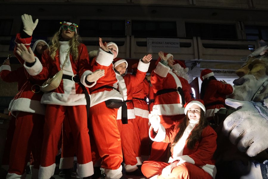 251231 xmas parade 2025 stigmes 1