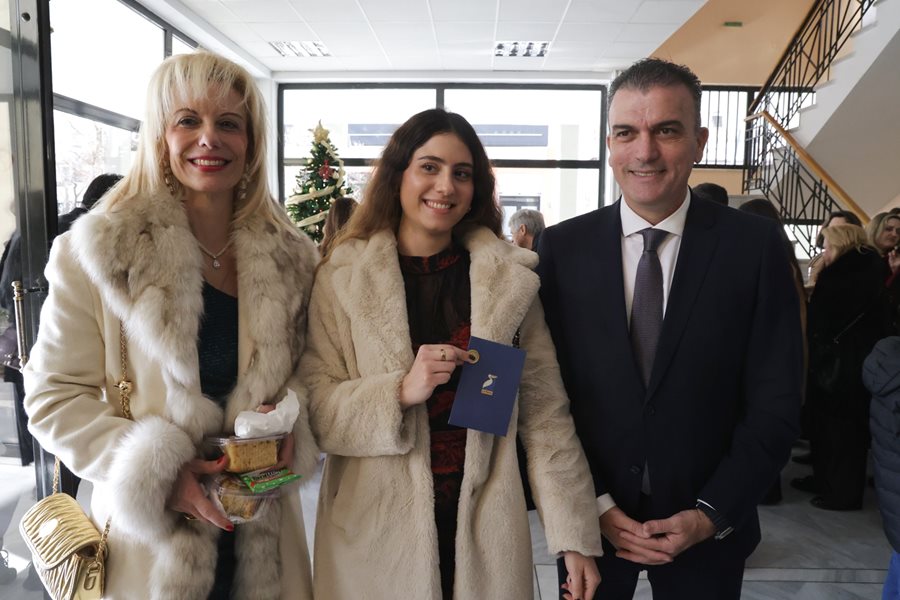 Στιγμιότυπο από την δεξίωση για την κοπή της πρωτοχρονιάτικης πίτας